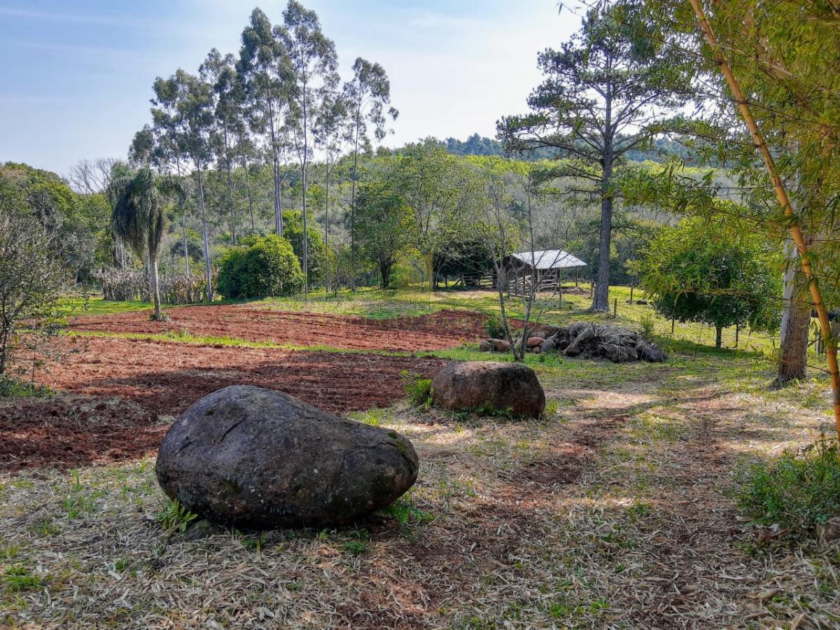 Chácara para Venda em Dois Irmãos, Becker, 2 dormitórios, 2 banheiros, 5 vagas